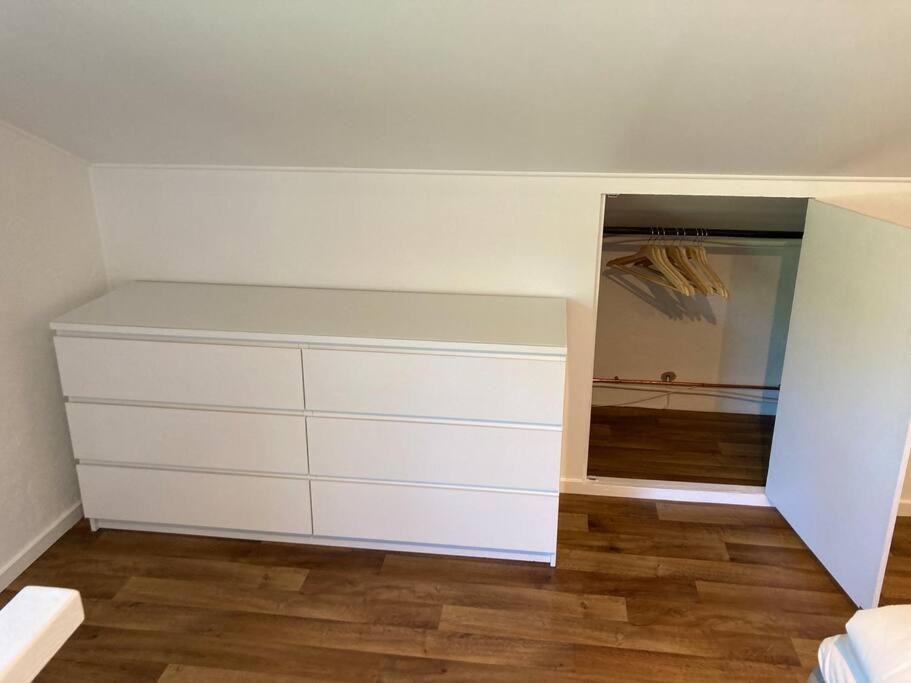 Appartamento Fin Laegenhet Mitt Pa Bjaerehalvoen Båstad Esterno foto