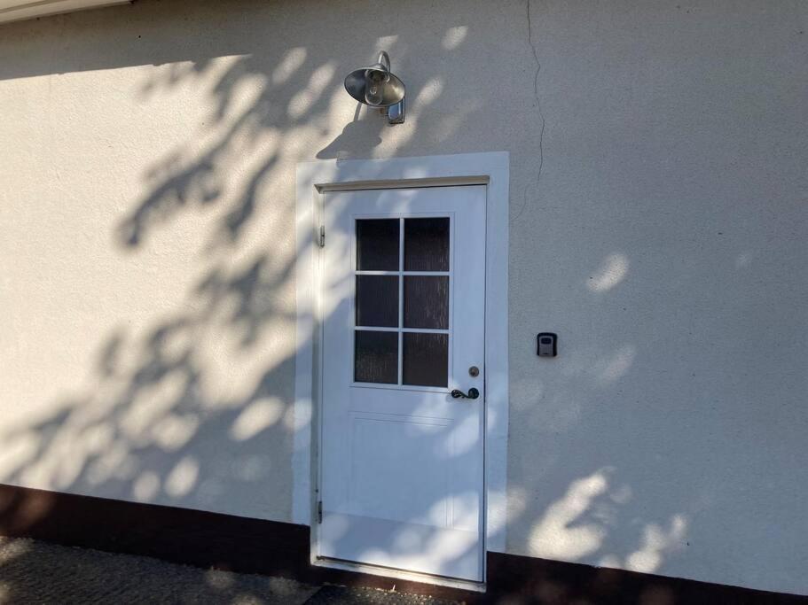 Appartamento Fin Laegenhet Mitt Pa Bjaerehalvoen Båstad Esterno foto